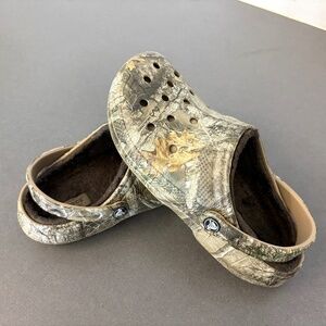 Mens 7/Womens 9 Crocs RealTree Edge Camo Fur Lined Clogs 205377-280